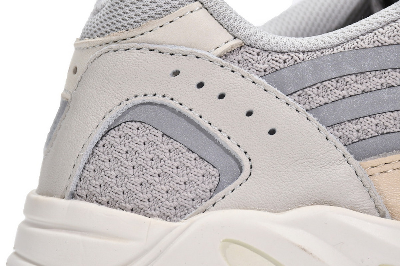 S2 Adidas Yeezy Boost 700 V2 Cream