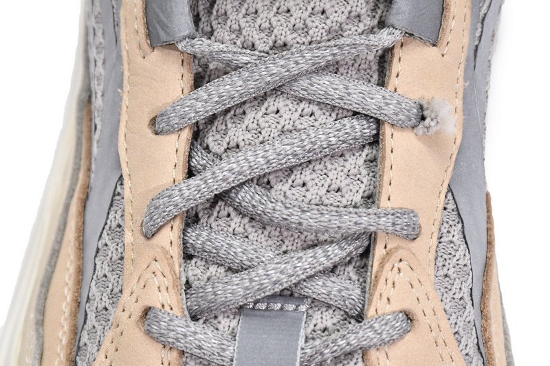 S2 Adidas Yeezy Boost 700 V2 Cream