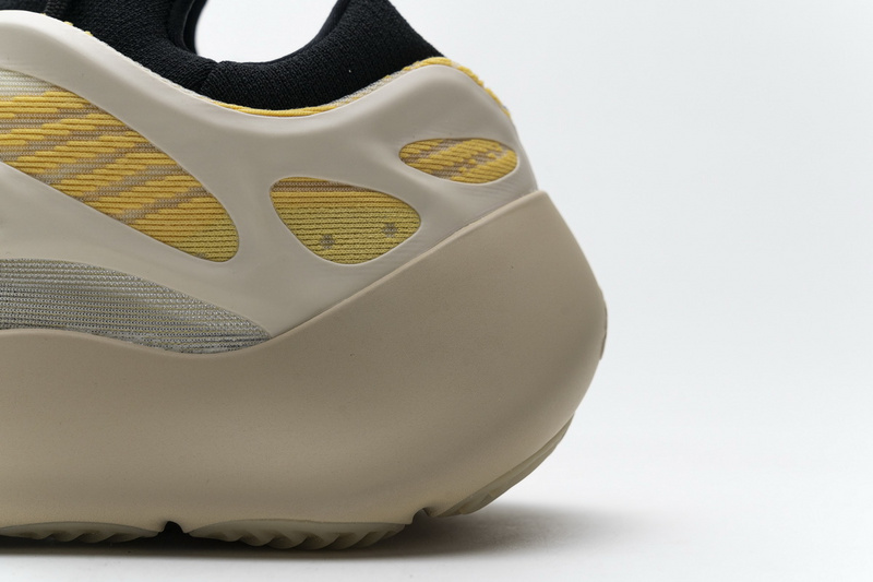 S2 Adidas Yeezy Boost 700 V3 Srphym
