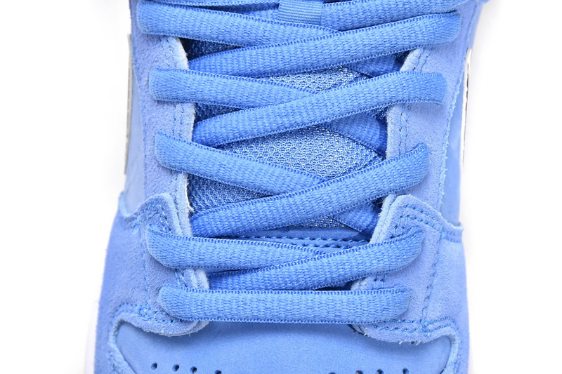 SX Nike SB Dunk Low Philadelphia Phillies