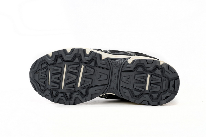   ASICS Gel-venture Black Ash