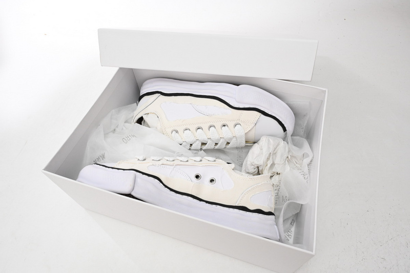  MIHARA YASUHIRO White And White And Black Stripes