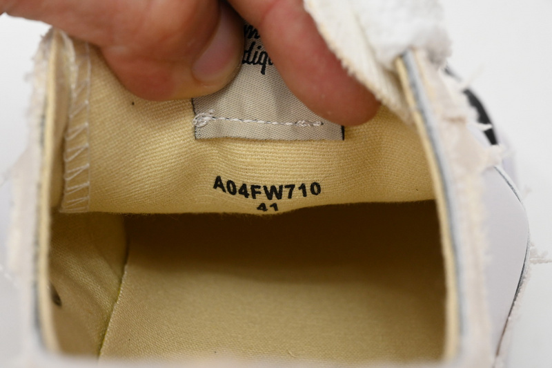  MIHARA YASUHIRO White And White And Black Stripes