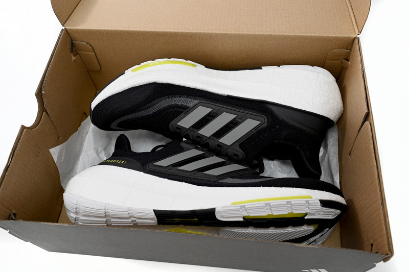 Adidas Ultra Boost 2023 LIGHT Black And White