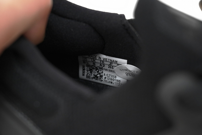 Adidas Ultra Boost 2023 LIGHT Black And White