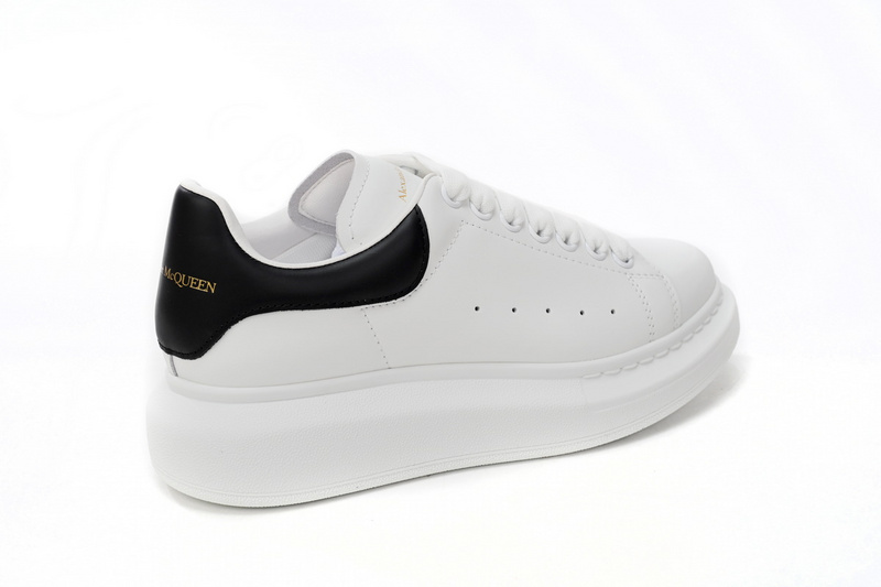 Alexander McQueen Sneaker Dlack Skin