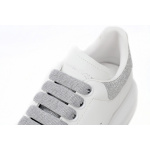 Alexander McQueen Sneaker Loose Drilling