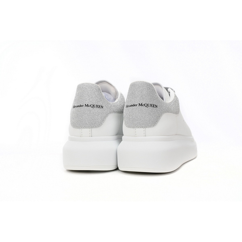 Alexander McQueen Sneaker Loose Drilling