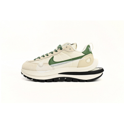 Sacai x Nike VaporWaffle Sesame and Beige Green 01
