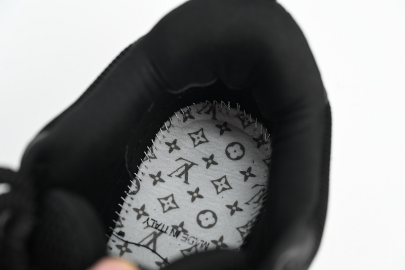 Louis Vuitton Leather lace up Fashionable Board Shoes Black