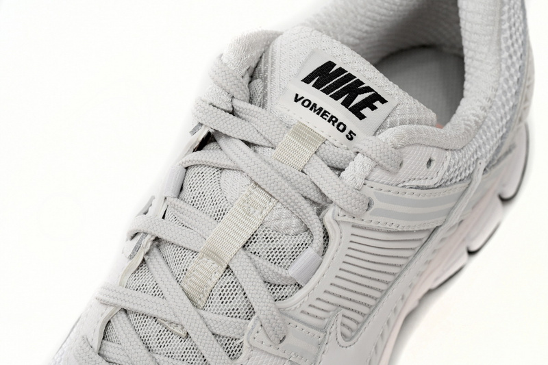 Nike Air Zoom Vomero 5 Grey