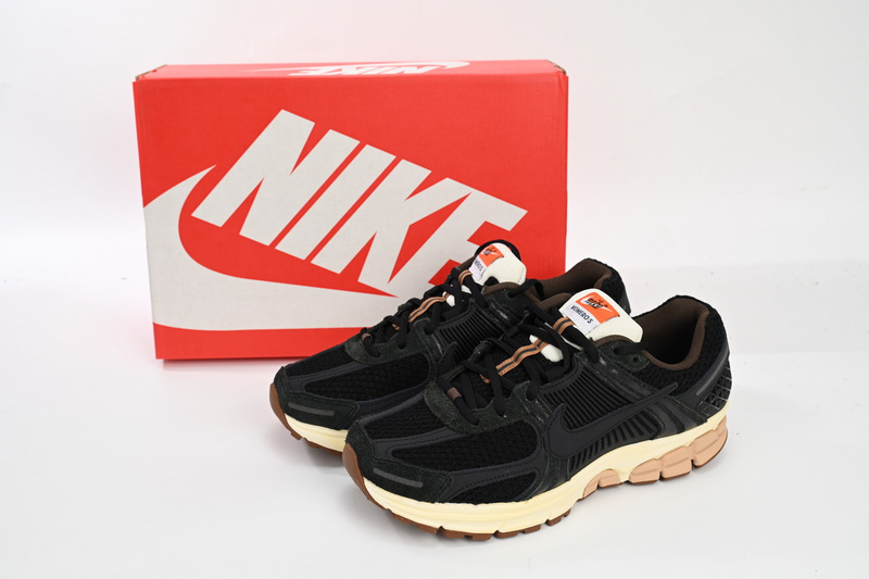 Nike Air Zoom Vomero 5 Pure Black