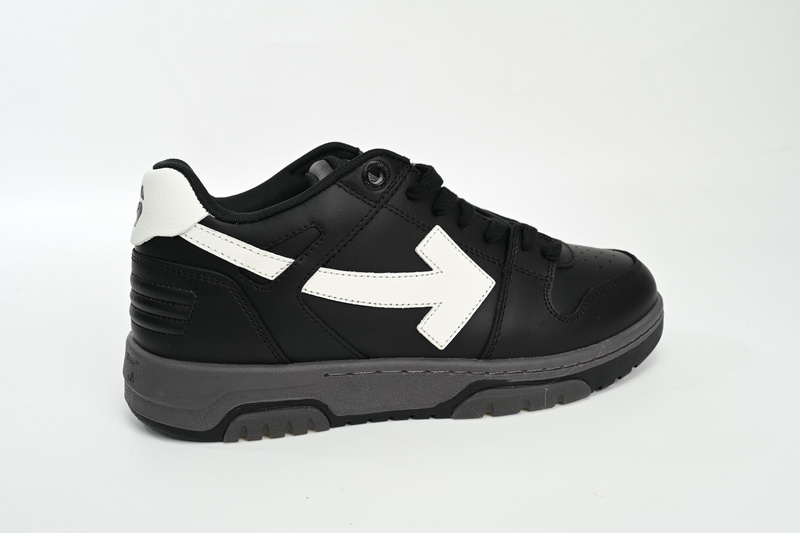 OFF-WHITE Out Of Black Skin And White Tail