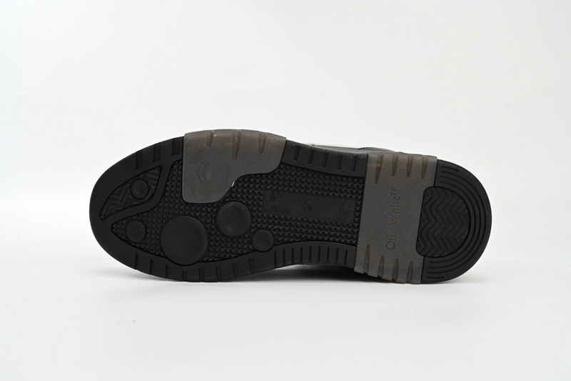 OFF-WHITE Out Of Black Skin And White Tail