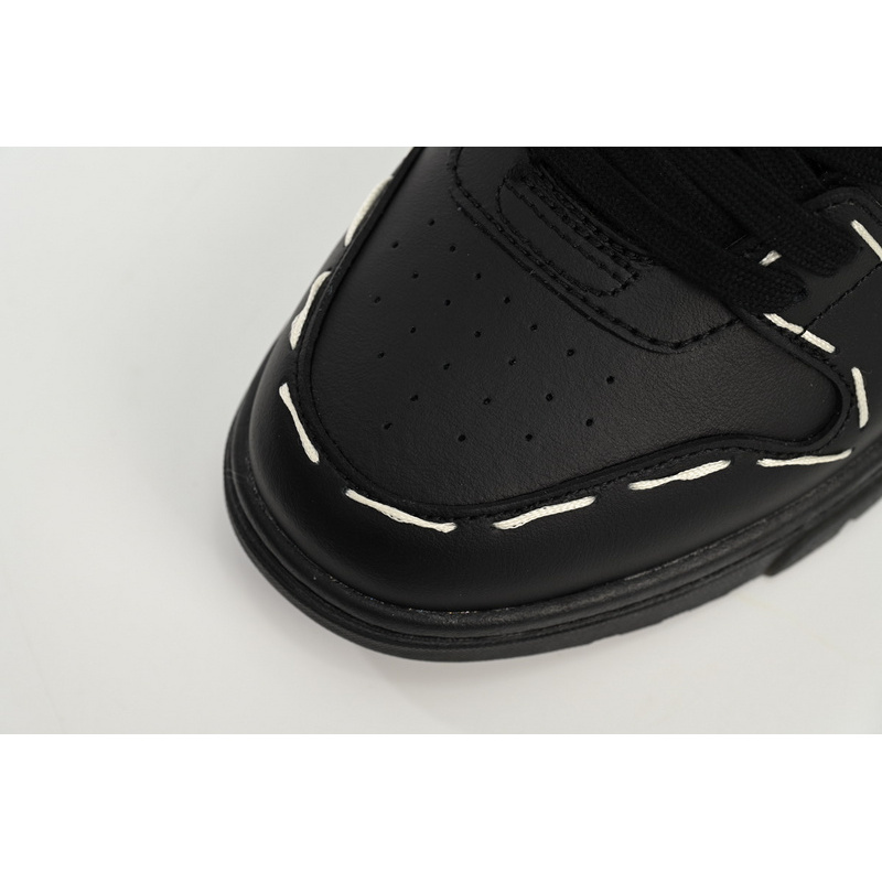 OFF-WHITE Out Of Black White Line