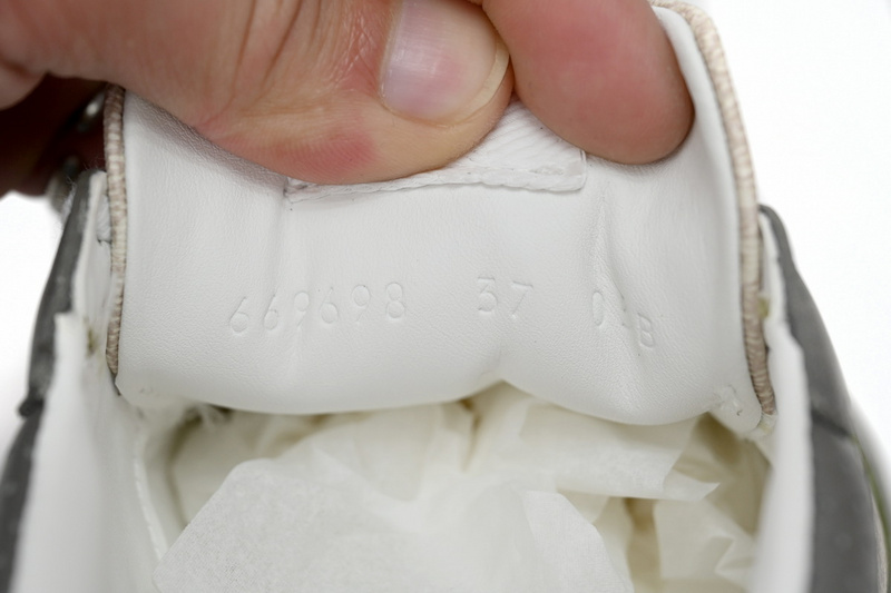 GUCCI Chunky B White Blue Green