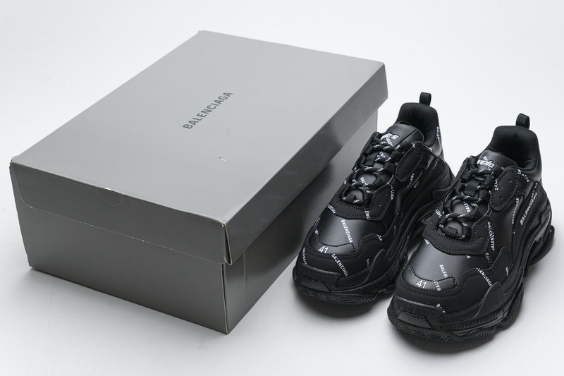 Balenciaga Triple S Black