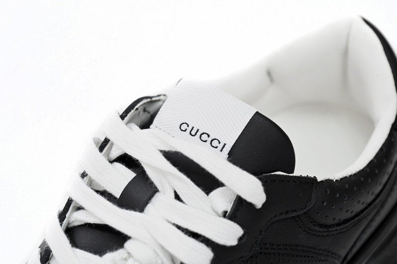 GUCCI Chunky B Black