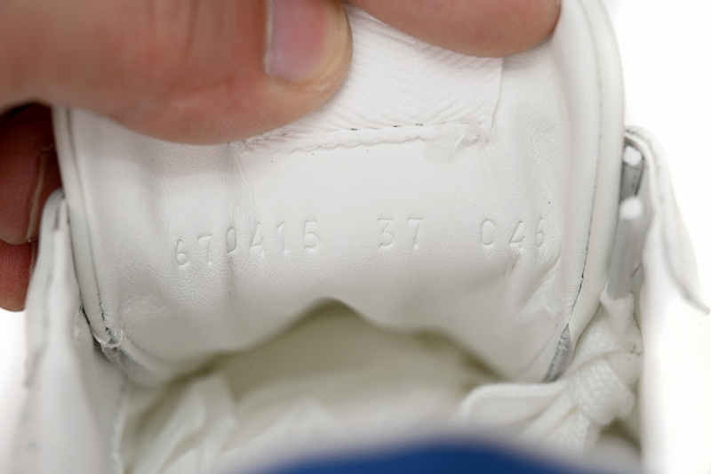 GUCCI Chunky B White and Blue Tail