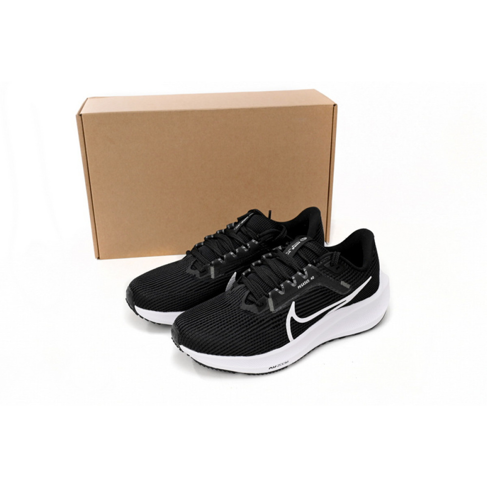Nike Air Zoom Pegasus 40 Black And White