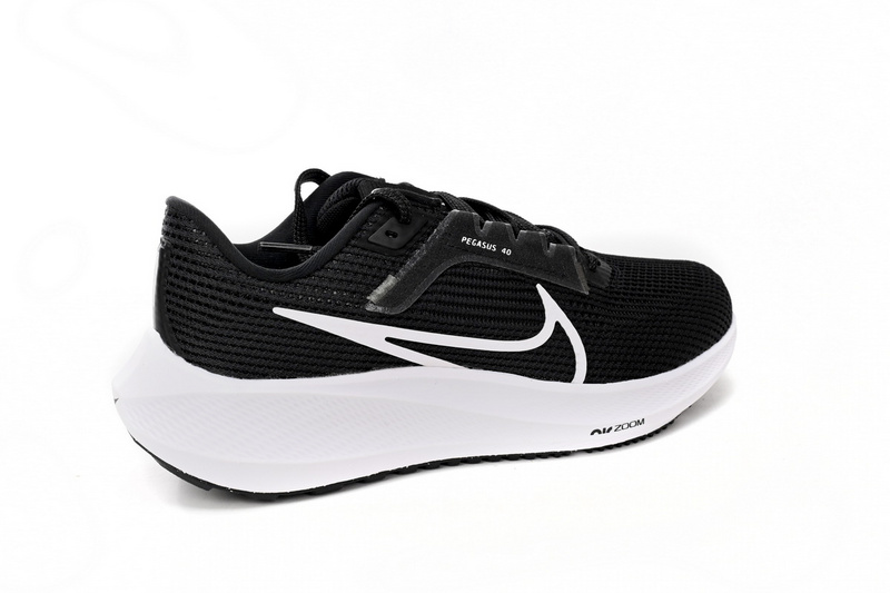 Nike Air Zoom Pegasus 40 Black And White