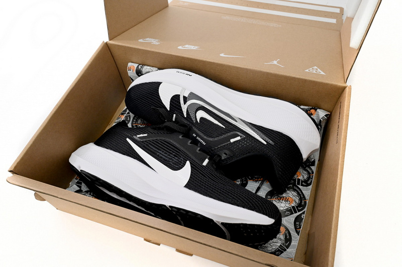 Nike Air Zoom Pegasus 40 Black and White Three Hooks