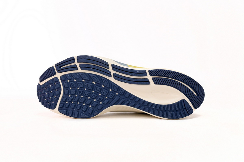 Nike AIR ZOOM PEGASUS 38 Beige Green