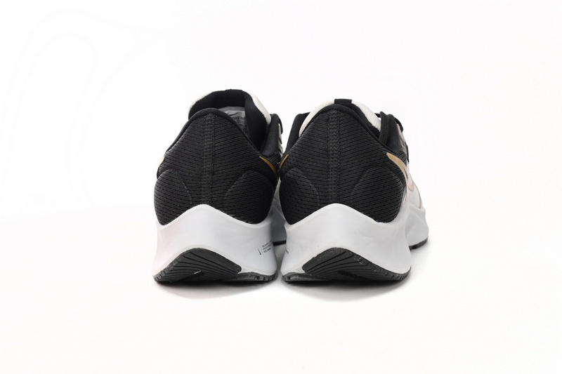 Nike AIR ZOOM PEGASUS 38 Grey Black Gold