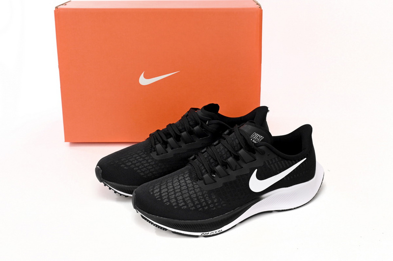  Nike AIR ZOOM PEGASUS 37 Black And White