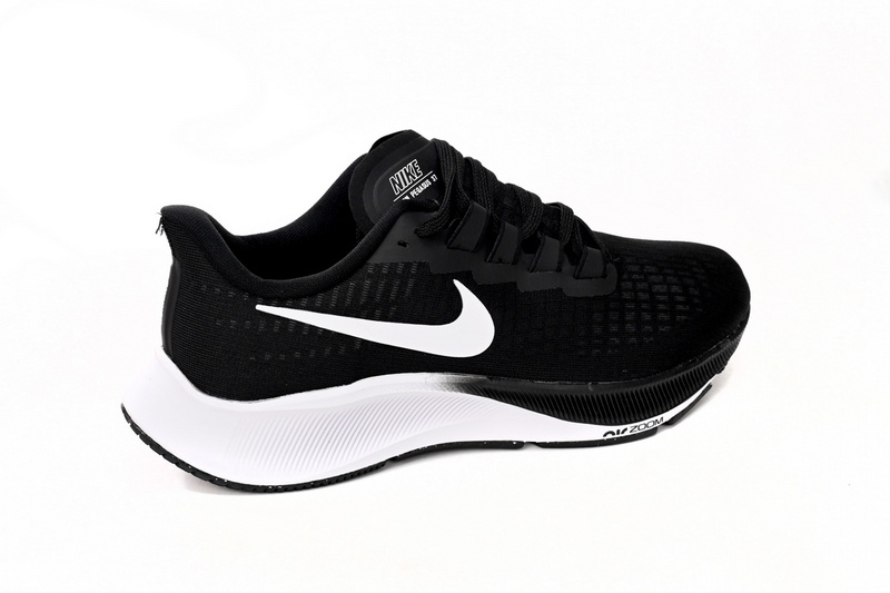  Nike AIR ZOOM PEGASUS 37 Black And White