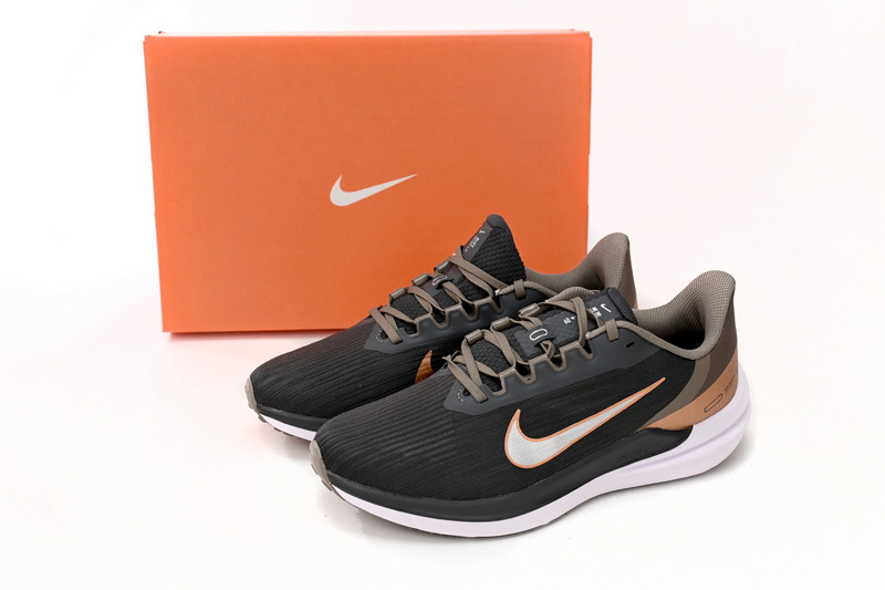 Nike Air Winflo 9 Black And White Brown