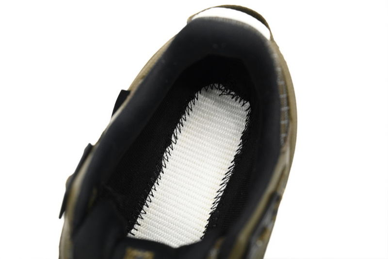 Moncler Trailgrip Army Green