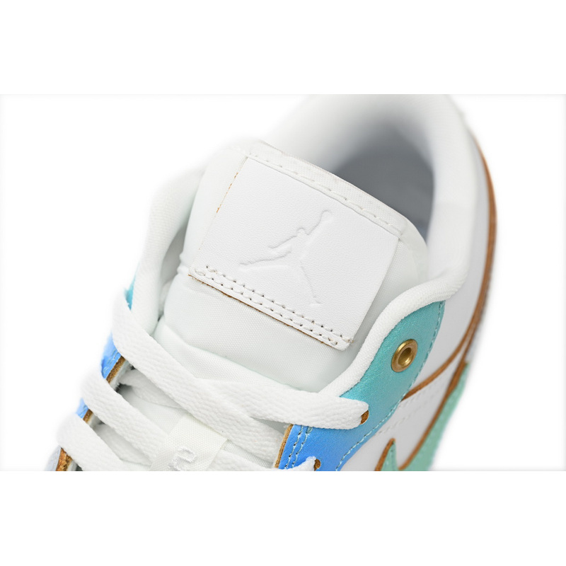 XH Nike Wmns Air Jordan 1 Low SE “Emerald Rise”