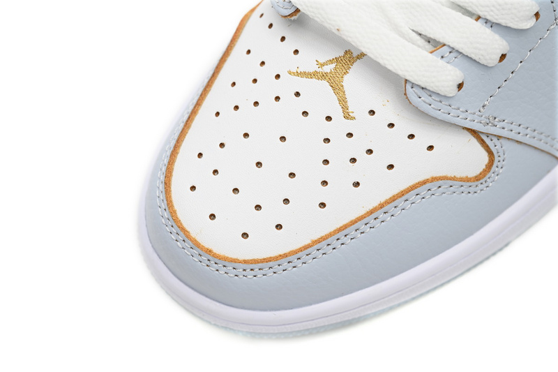 XH Nike Wmns Air Jordan 1 Low SE “Emerald Rise”