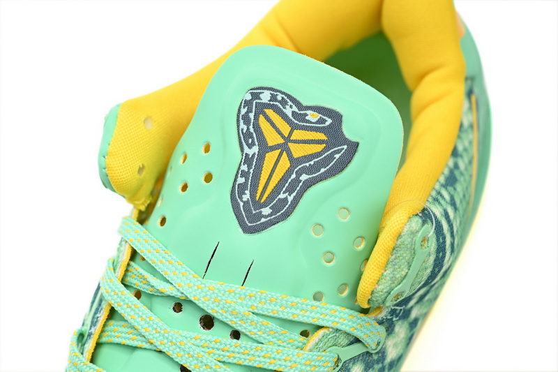 Nike Kobe 8 'Green Glow'