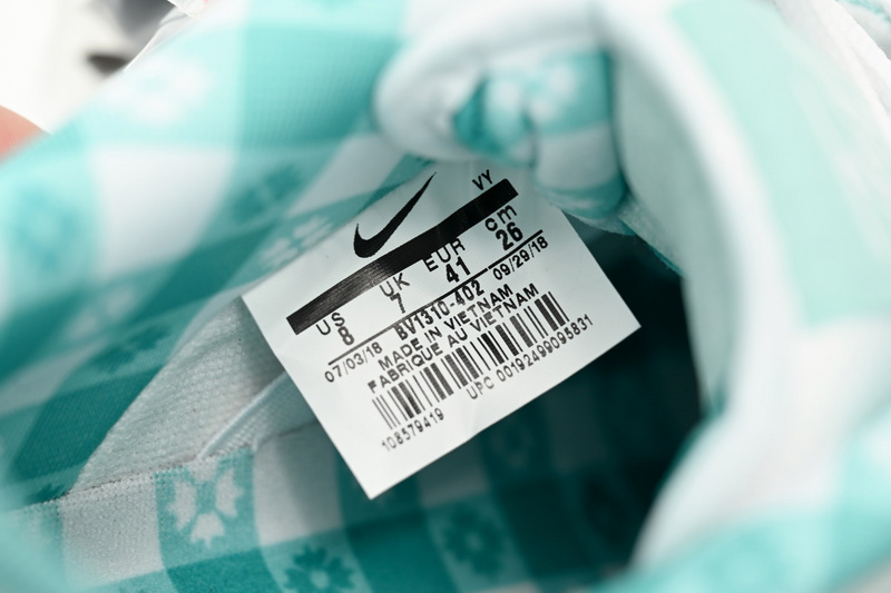 SX CONCEPTS × Nike Dunk SB Low Tiffany Lobster