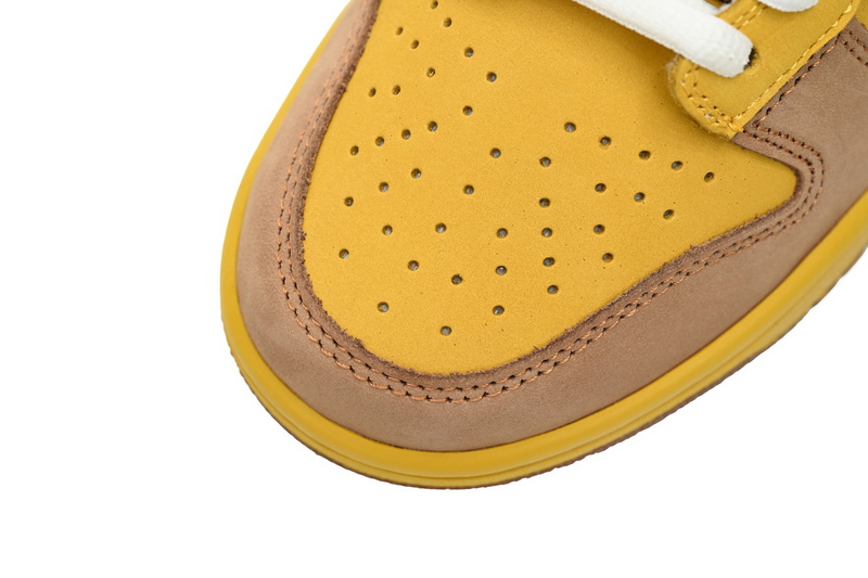 GB Nike SB Dunk Low Premium "Newcastle Brown Ale"