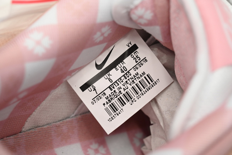 SX CONCEPTS × Nike Dunk SB Fen Lobster