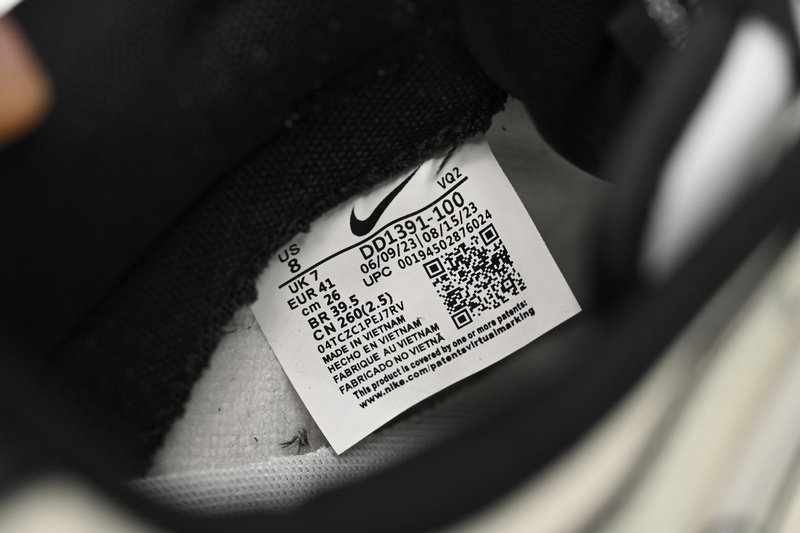 Nike Dunk Low Interstellar black and white