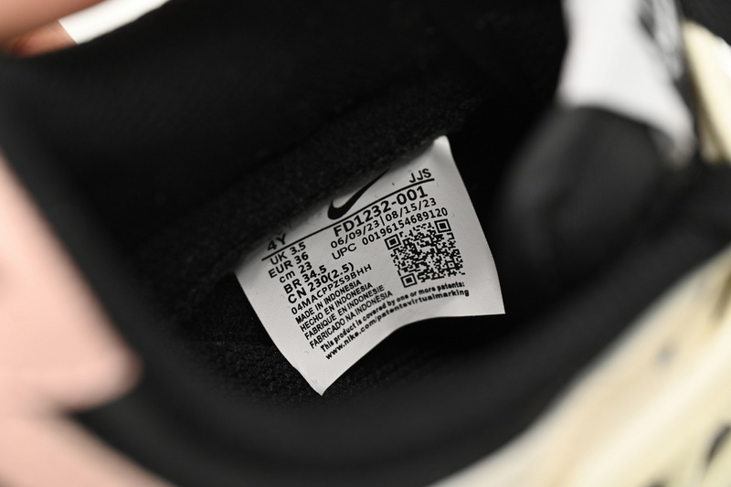 Nike Dunk Low Smoked Roses