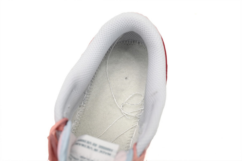 Nike Dunk Low Strawberry Embracing Pig