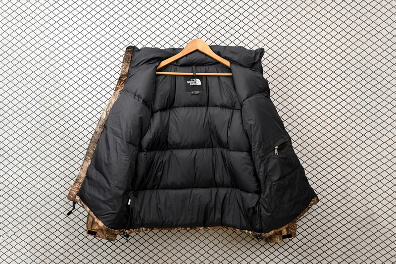 TheNorthFace Splicing White And Maple Leaf