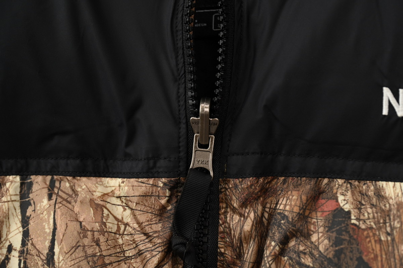 TheNorthFace Splicing White And Maple Leaf