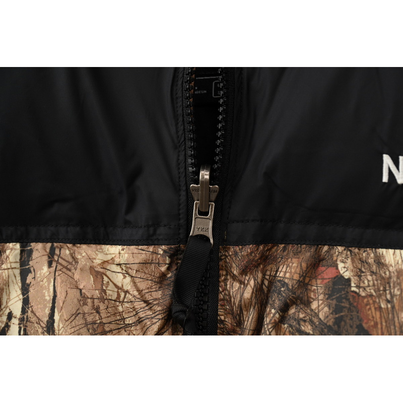 TheNorthFace Splicing White And Maple Leaf