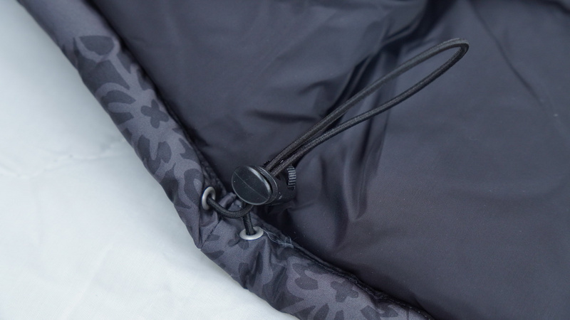 TheNorthFace Splicing White And Black Paper Cuttings