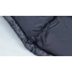 TheNorthFace Splicing White And Black Paper Cuttings