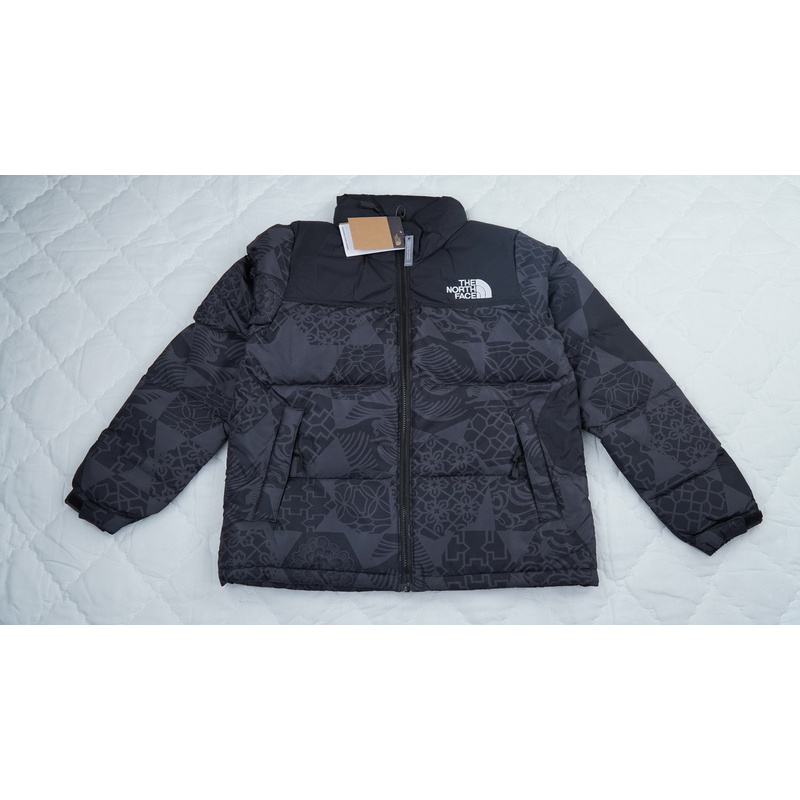 TheNorthFace Splicing White And Black Paper Cuttings