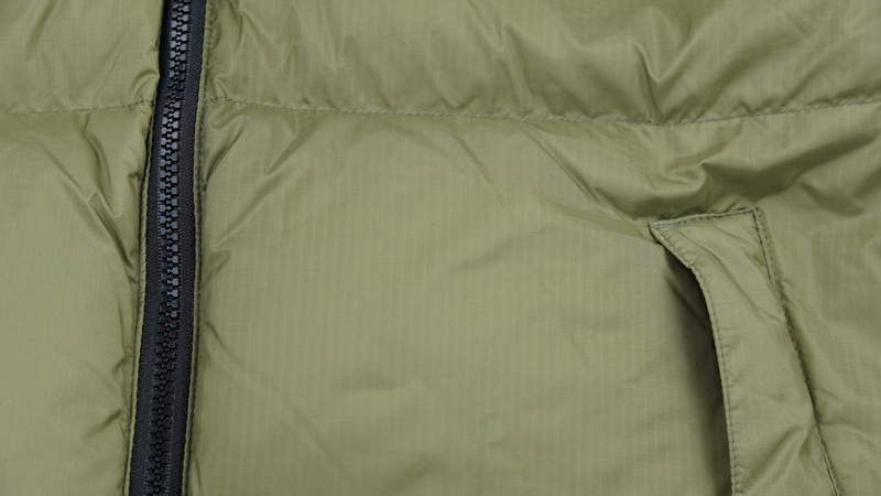 TheNorthFace Splicing White And Red Grass Green