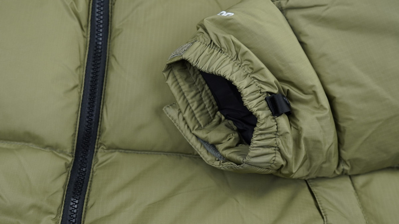 TheNorthFace Splicing White And Red Grass Green