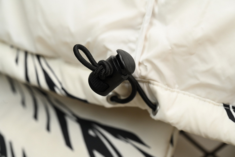 TheNorthFace Splicing White And White Zebra